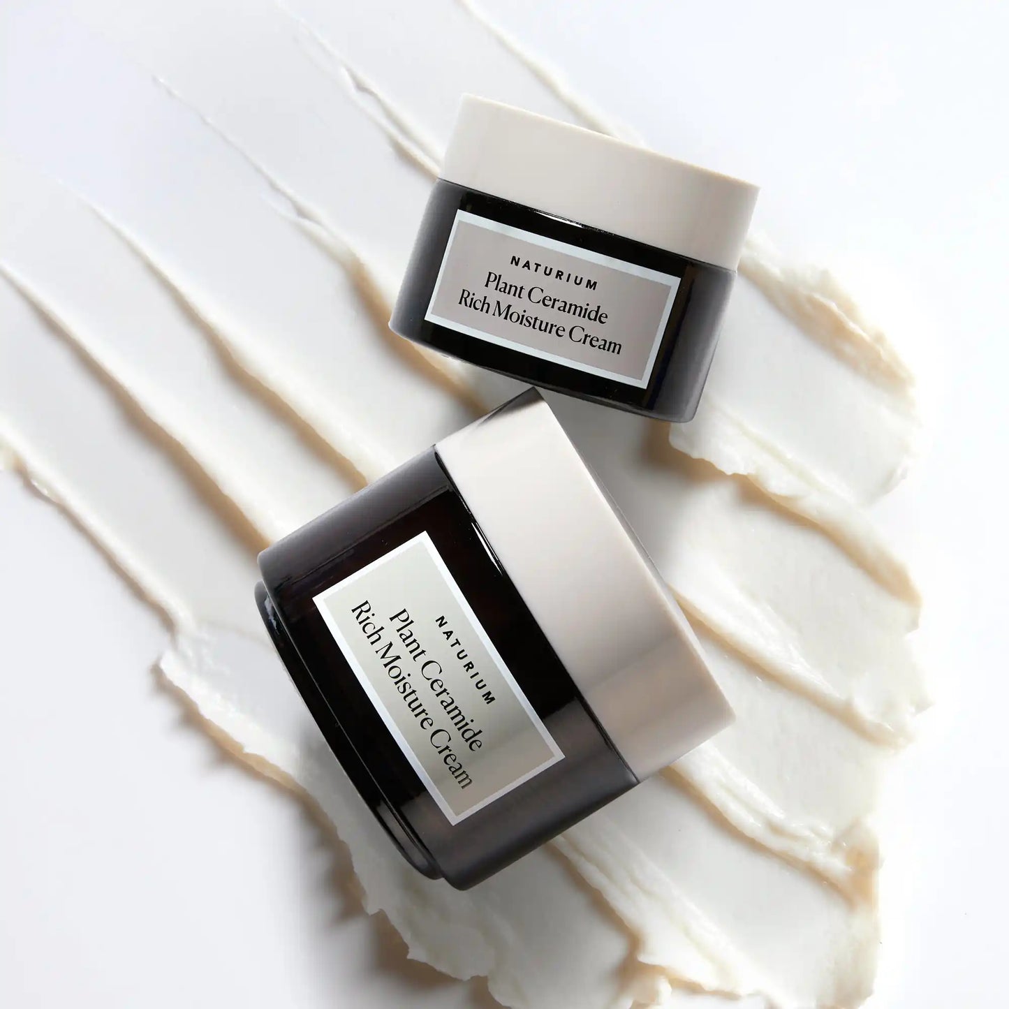 plant-ceramide-rich-moisture-cream-jumbo-d6 11_18_2021_Naturium0575-crop.webp