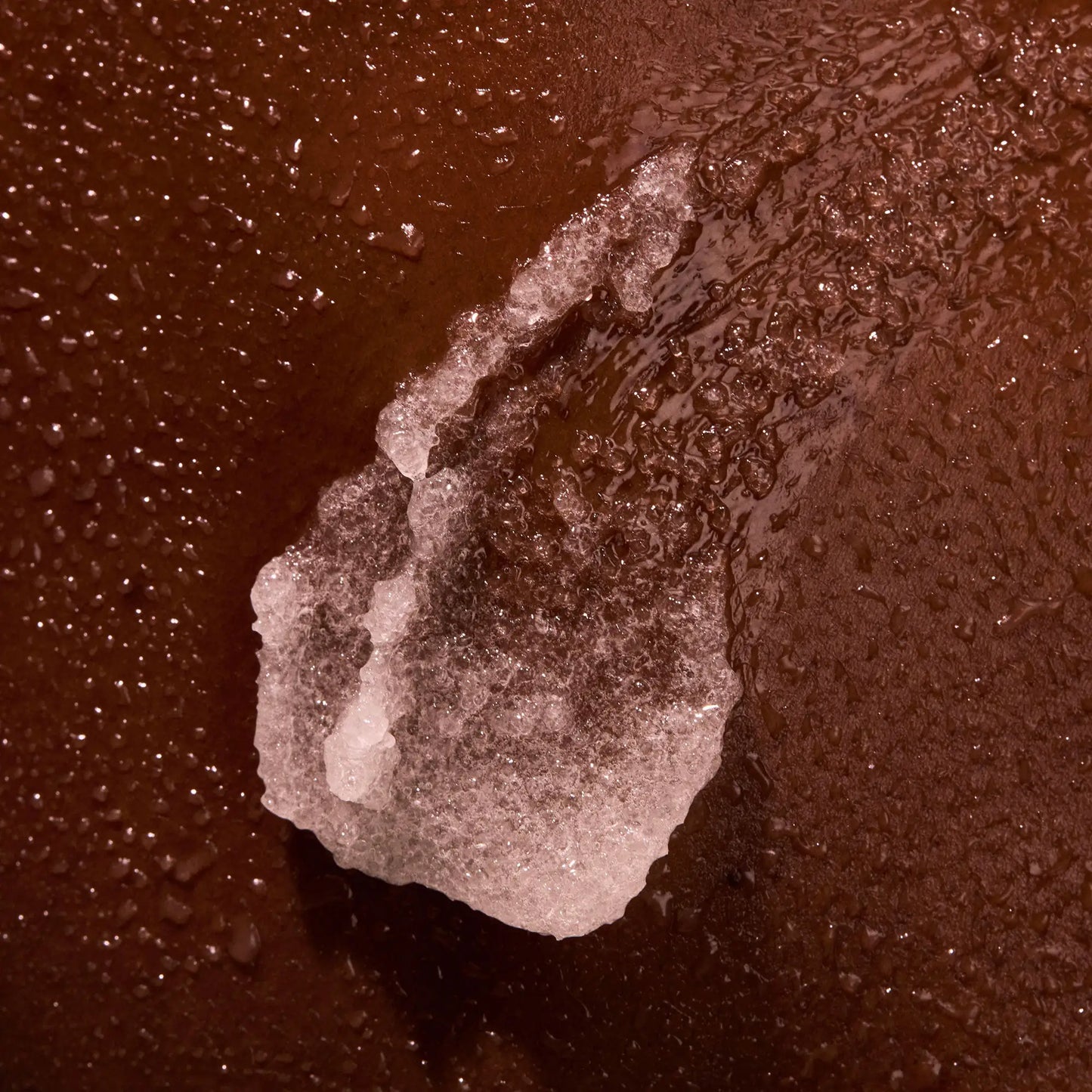 the-glow-getter-multi-oil-body-scrub-z3 NATR-40028-Alt-Image-TheGlowGetterMulti-OilBodyScrub-08.webp