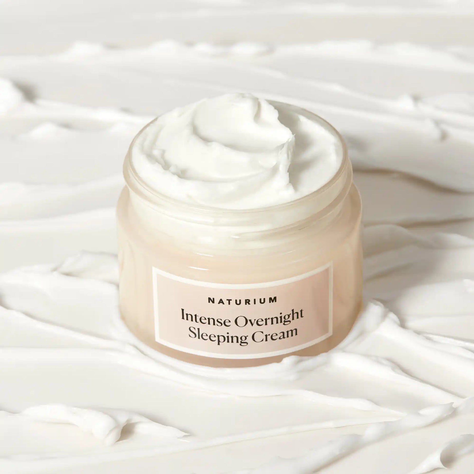 intense-overnight-sleeping-cream-s1 sleepingcream_0880-crop_1.webp